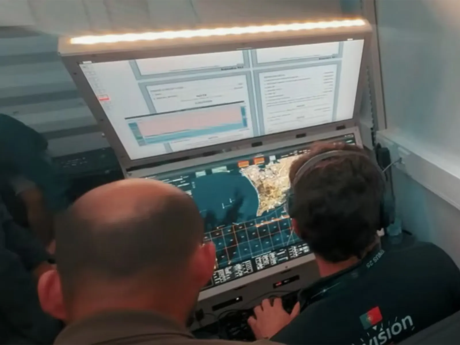 Consola de control terrestre de la Elanus
